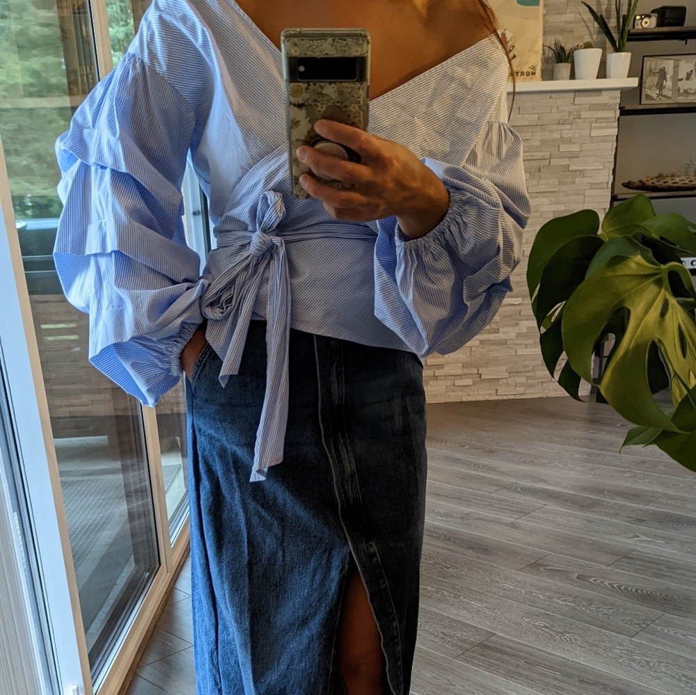 Club Monaco top